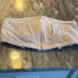 Strapless adjustable hands free pumping bra